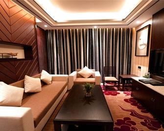 Mhdt Hotel - Zhumadian - Living room