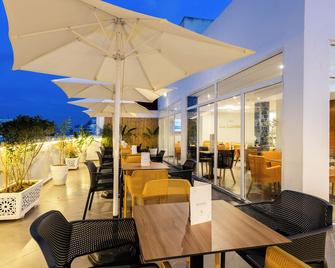 Hotel Etoile Du Nord - טנג'יר - פטיו