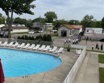 Colonial Motel - Wisconsin Dells - Bazén