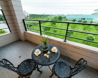 Rice Countryside - Dongshan Township - Balcony