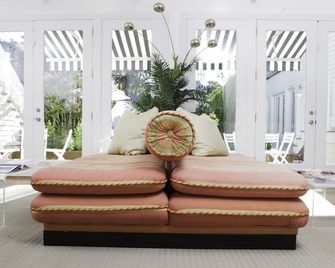 Zey Hotel - Greenport