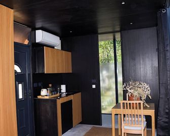 Oblun Eco Resort - Mirror Cabin - Podgorica - Küche