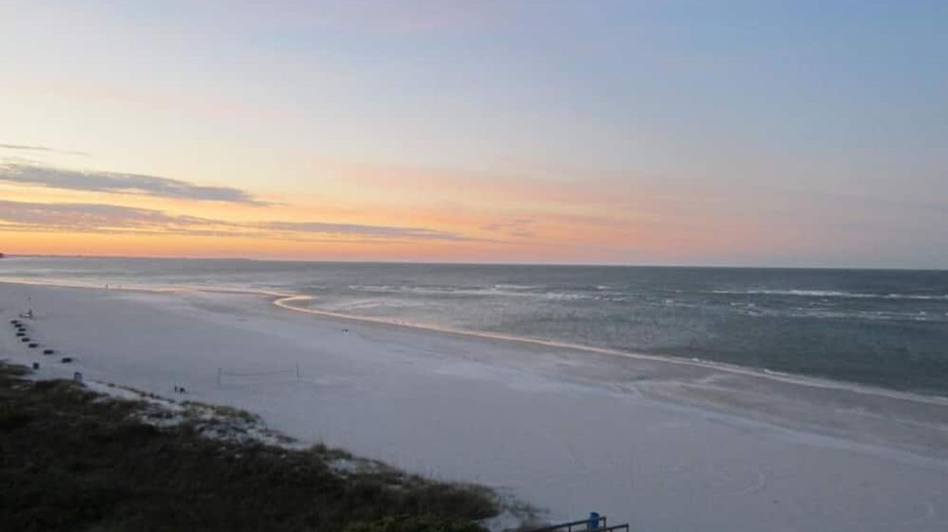 The Beach House - Treasure Island