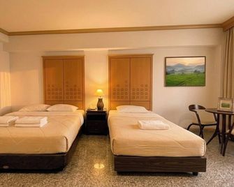 Maneerote Hotel Surin - Surin