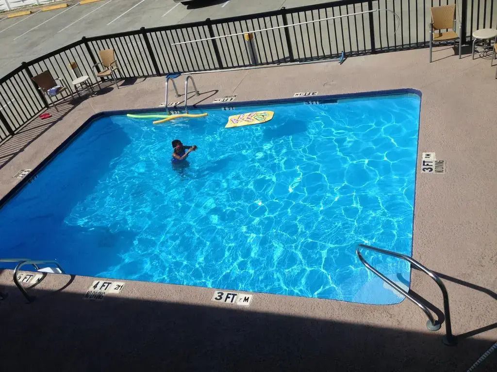 سكاي سويتس - تيبي ايلاند - حوض السباحة