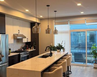 4-bedroom townhome in superb Chicago - Chicago - Phòng bếp