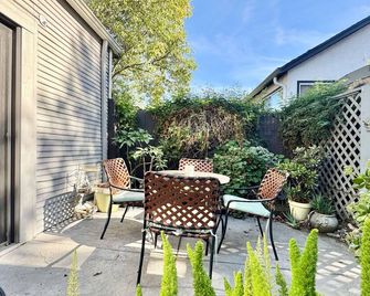 Serene Guest Suite w/ Private Bath and Kitchenette - San Jose - Patio