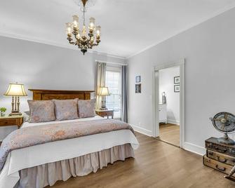 Monty's Place by OneHometown Getaways - Columbus