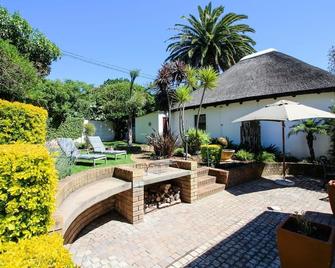 Cape Village Lodge - Durbanville - Patio