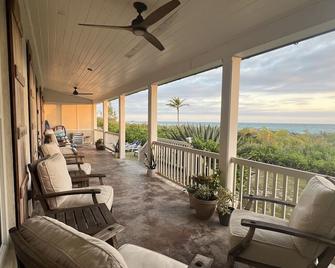 Stunning Luxury Villa Directly On French Leave Beach - Governor’s Harbour - Balkon