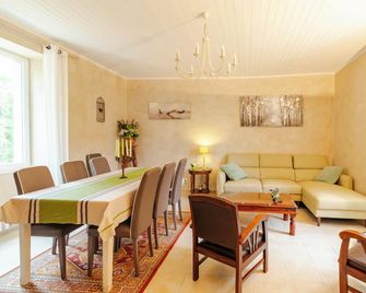 Beautiful view of the countryside house 8 pers pool Wifi near Sarlat - Salviac - Ruokailuhuone