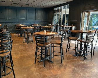 Historic Cow Palace Inn - Lamar - Bar