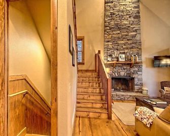 Cottage in the Woods Retreat - Blue Ridge - Escaleras