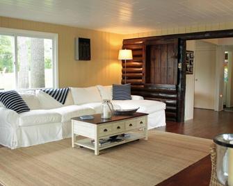 Watersedge Retreat Of Northern Lake George - Putnam Station - Sala de estar