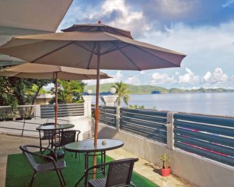 Happy Island Inn - Virac - Balcón