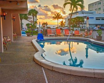 Sea Cliff Hotel - Lauderdale-by-the-Sea - Piscina