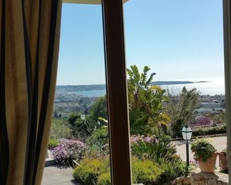 Chambres d'hotes La Bigarade - Golfe-Juan - Balcon