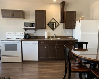 La Digue Suites - Cheticamp - Kitchen