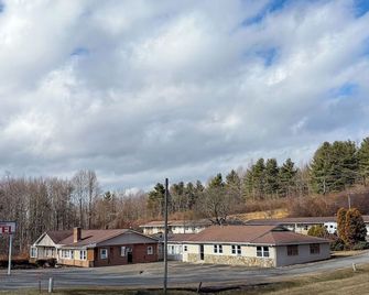 Blue Ridge Mountain Inn - Meadows of Dan - Vista del exterior