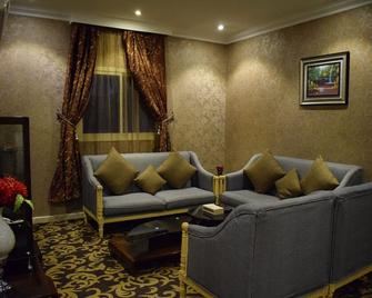 Concord Plaza Hotel - Hafar Albatin - Вітальня