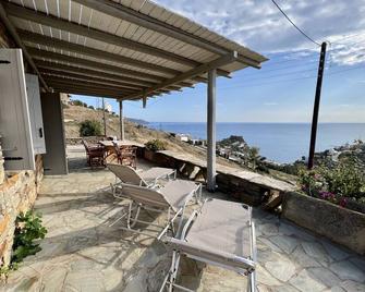 The Traditional Stone Villa - Koundouros - Patio