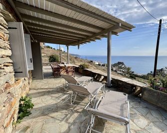 The Traditional Stone Villa - Koundouros - Patio