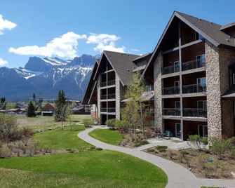 Paradise Resort Vacations - Canmore - Edificio