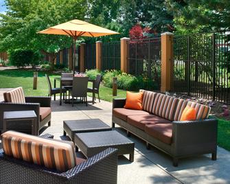 Courtyard by Marriott Toledo Maumee/Arrowhead - Maumee - Patio