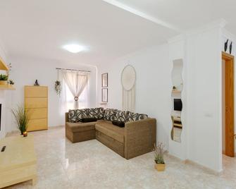 Attaday Home Holidays - Ingenio - Sala de estar