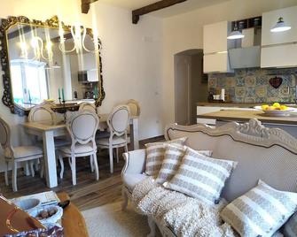 Bed and Breakfast Casa Gioconda - Gaeta - Sala de estar