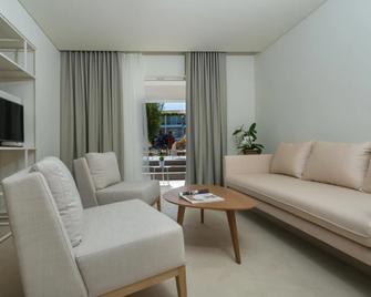 Bitzaro Grande Hotel - Kalamaki - Obývací pokoj