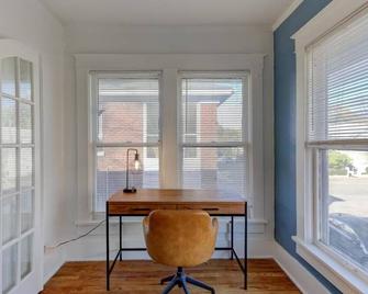 Charming Cooper-Young Flat in the Heart of Memphis - 孟菲斯 - 餐廳