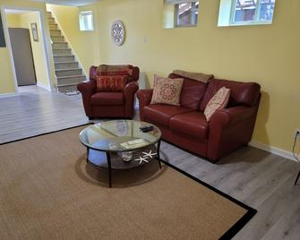 In The Heart Of Longmont ~ 15 Minutes To Boulder, Colorado - Longmont - Living room