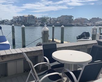 405 Retreat At Hall Harbor In Stone Harbor On 96th St- Close To The Reeds - สโตน ฮาร์เบอร์ - ระเบียง