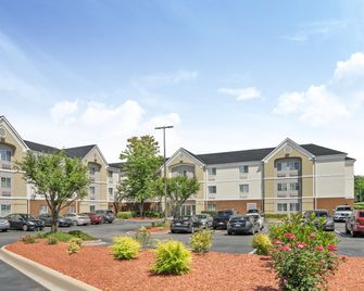 Candlewood Suites Huntersville-Lake Norman Area By IHG - Huntersville - Gebouw