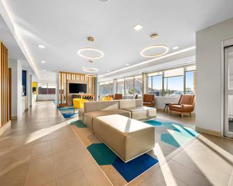 Microtel Inn and Suites by Wyndham Prattville - Prattville - Hall