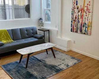 2B1B Private Suite in Sunset Free Street Parking - San Francisco - Wohnzimmer