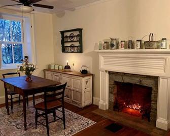 Gloria's House a pastoral historic gem in beautiful Shenandoah County, Virginia - Strasburg - Dining room