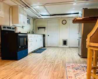 City Park - Newly renovated, cozy 2-bedroom, basement apartment with AC, WiFi - Denver - Kitchen