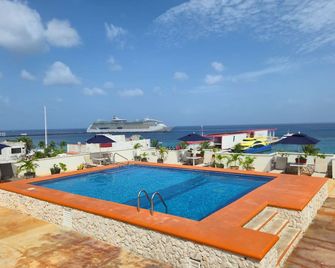 Hotel Plaza Cozumel - Cozumel - Pool