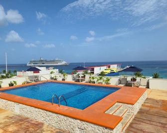 Hotel Plaza Cozumel - קוזומל - בריכה