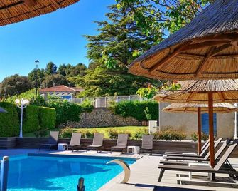 Hotel Les Alpes - Gréoux-les-Bains - Πισίνα