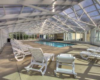 Billy's Mountain Blessing w/ Pools, Hot tub, Balcony & Arcade Game. 2 King beds - Pigeon Forge - Pool