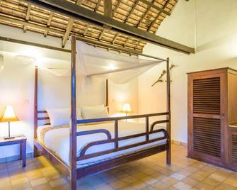 Sambor Village Hotel - Kampong Thom - Bedroom