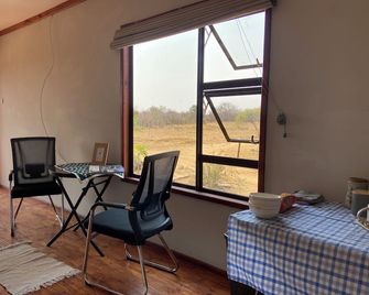 Porcupine Cabin - Palapye