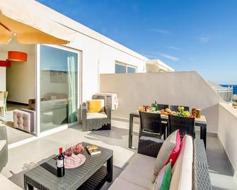 Hillock Residence Apartments - Żebbuġ, Gozo - Balcon