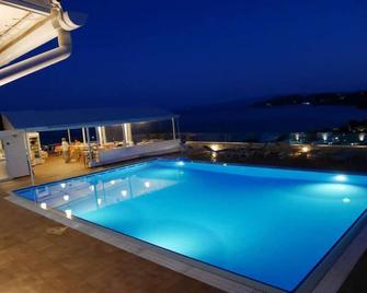 Hotel Rene - Skiathos - Pool