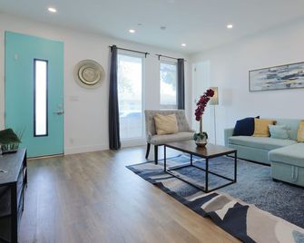 Ev Charger Ready Infinite Residence 4b2.5b - Torrance - Sala de estar
