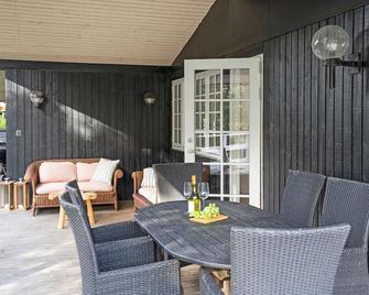 Awesome home in Vejby with 3 Bedrooms and WiFi - Tisvildeleje - Patio