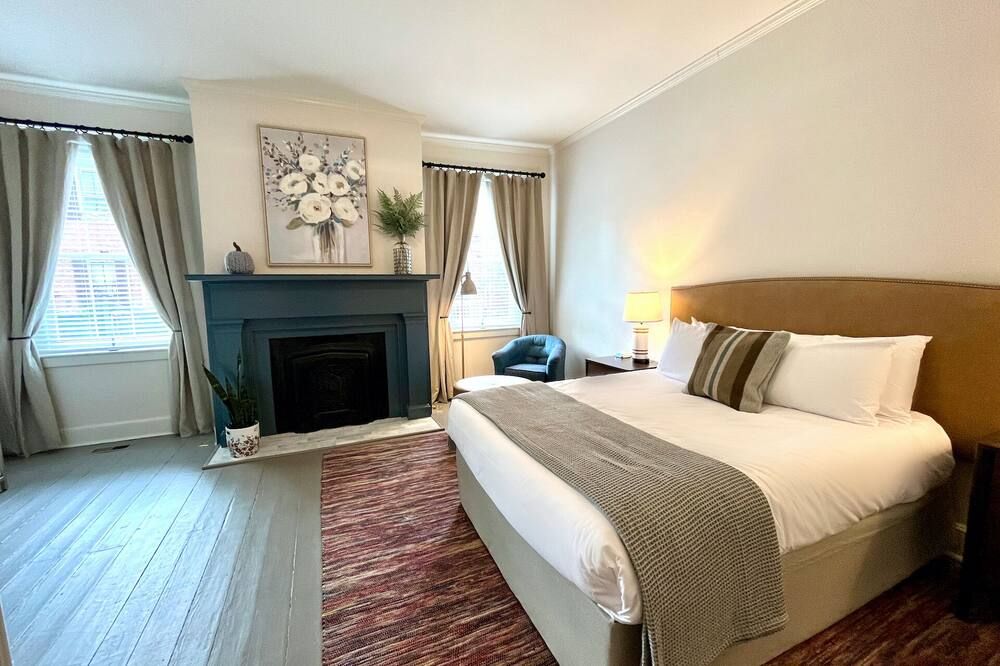 Matrons Room at The Willis-James - Chillicothe - Schlafzimmer